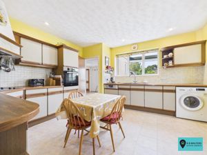 Kitchen/Breakfsst Room- click for photo gallery